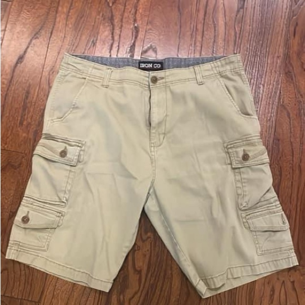Iron Co. size 36 men’s cargo shorts